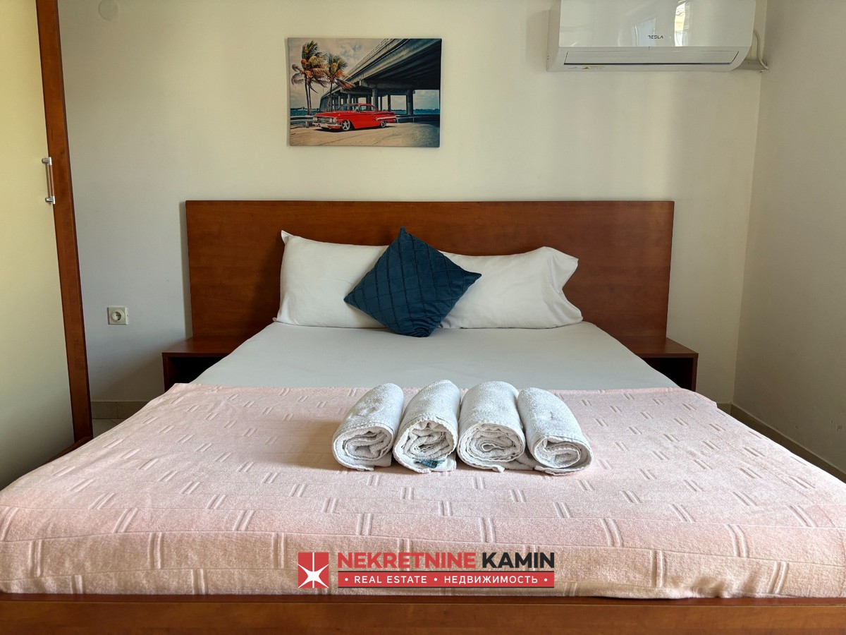 Prodaje se 6 kompletno opremljenih apartmana na atraktivnoj lokaciji, Budva